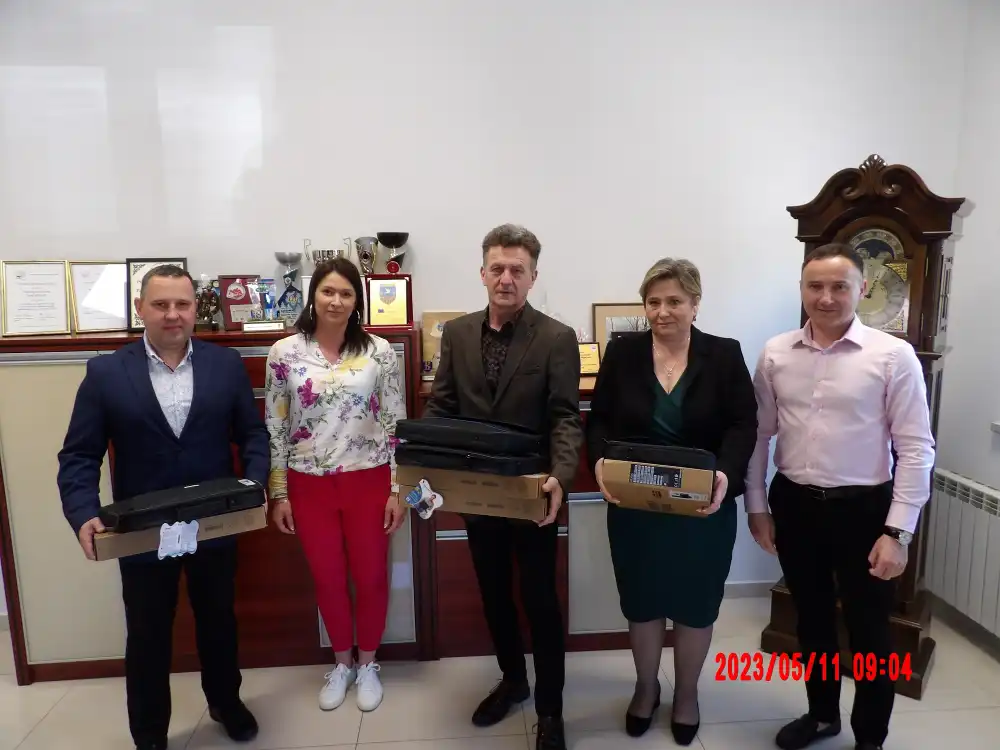 Gmina Grybów z dofinansowaniem na zakup sprzętu do nauczania