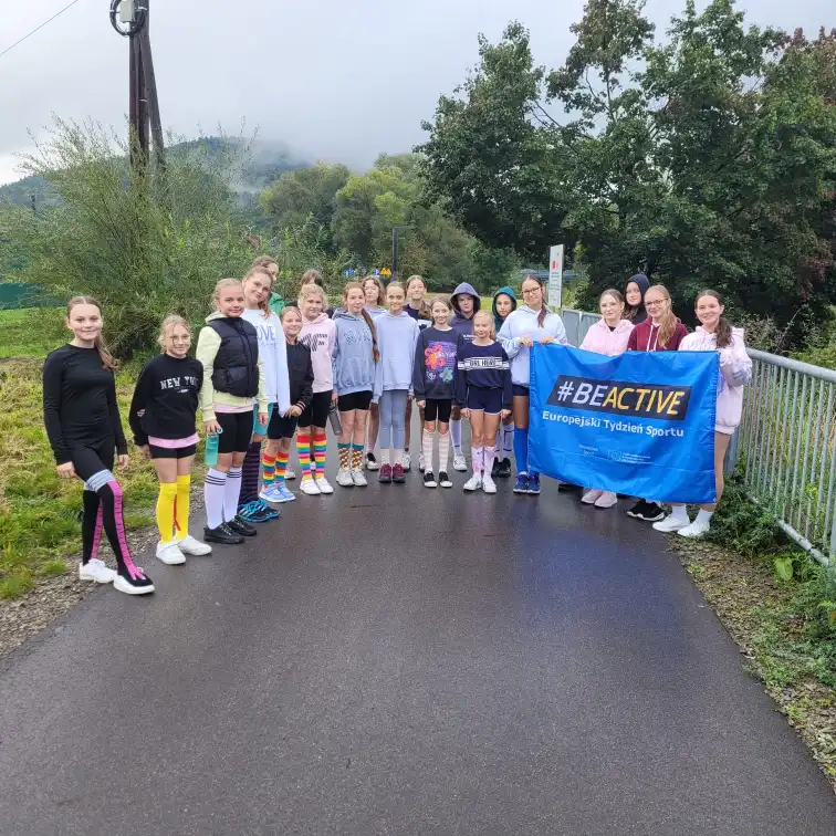 Malownicza trasa, kolorowe podkolanówki i medale. Sportowa zabawa w Tymbarku