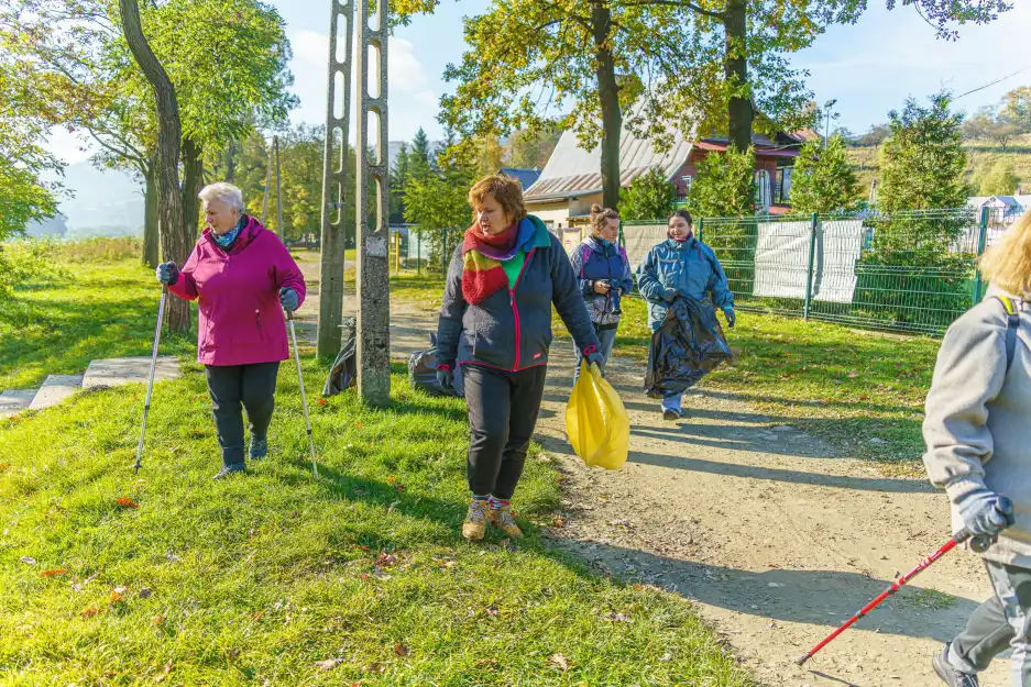 Krótki spacer i mnóstwo śmieci. Wolontariusze posprzątali brzegi Popradu