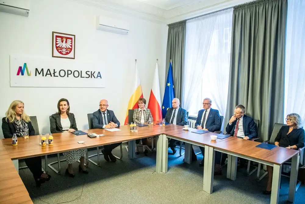 Nominacje dla dyrektorów małopolskich szkół i bibliotek wręczone