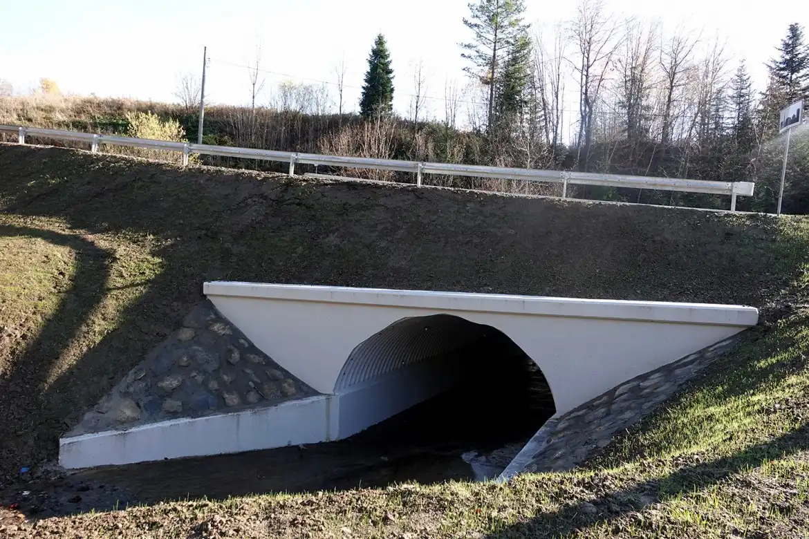 Trwa modernizacja drogi powiatowej Kotów – Kamianna