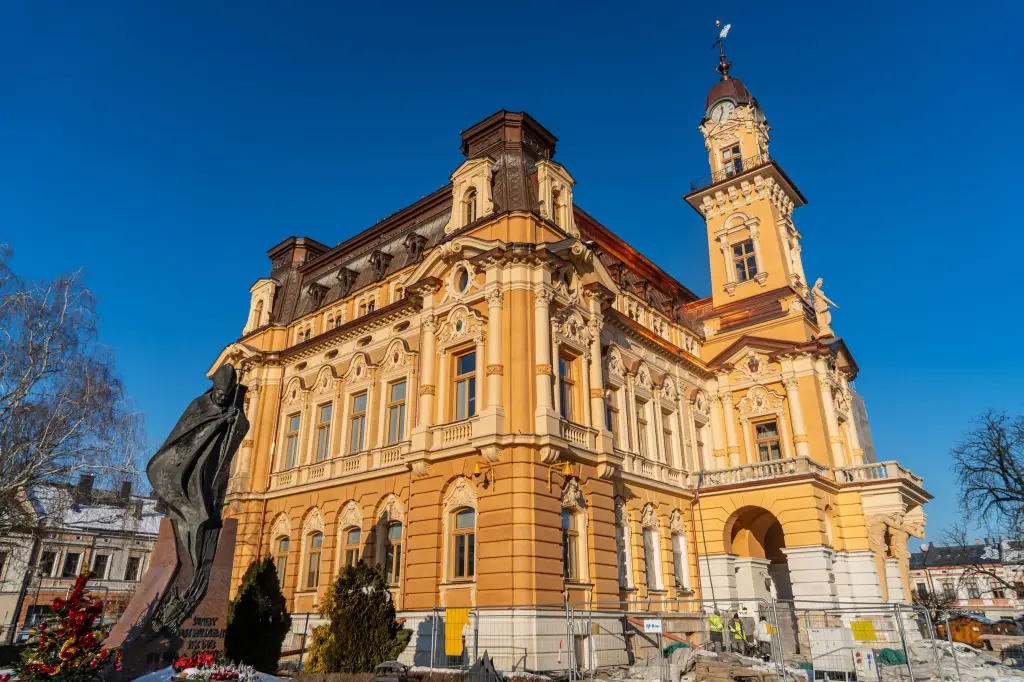 Coraz bliżej końca prac przy sądeckim Ratuszu. Efekty już widoczne