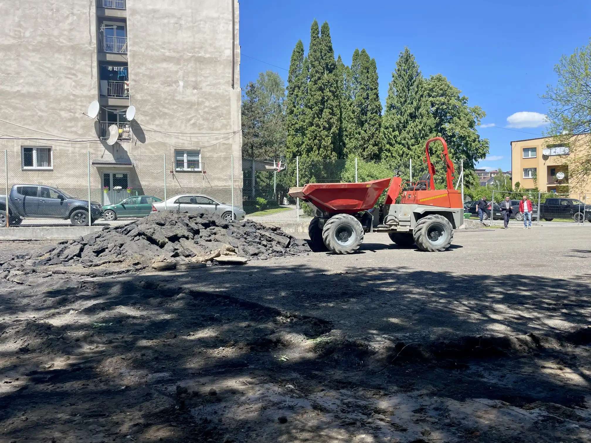 Ruszyły roboty budowlane przy Powiatowym Zespole Placówek Oświatowych w Bieczu. Co tam powstaje?