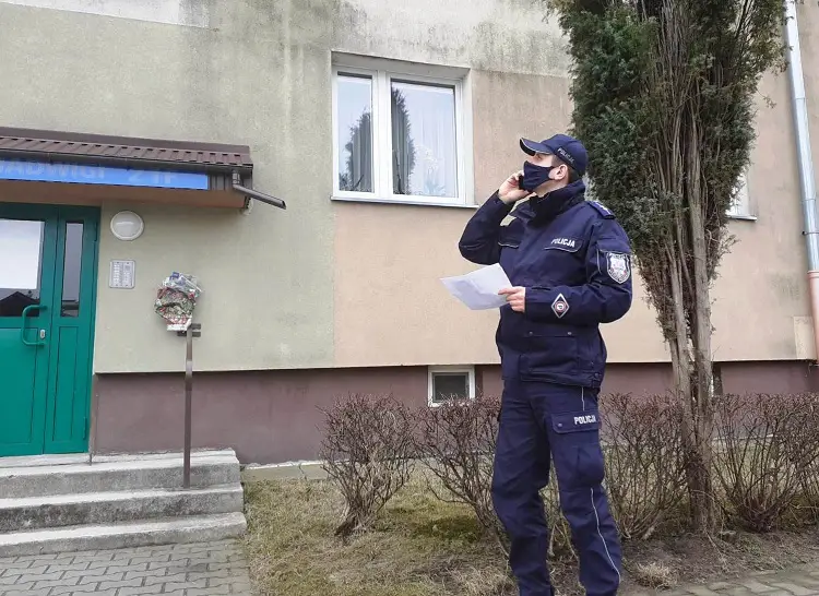 125 mandatów, 16 wniosków o ukaranie do sądu - sądeccy policjanci pilnują przestrzegania obostrzeń