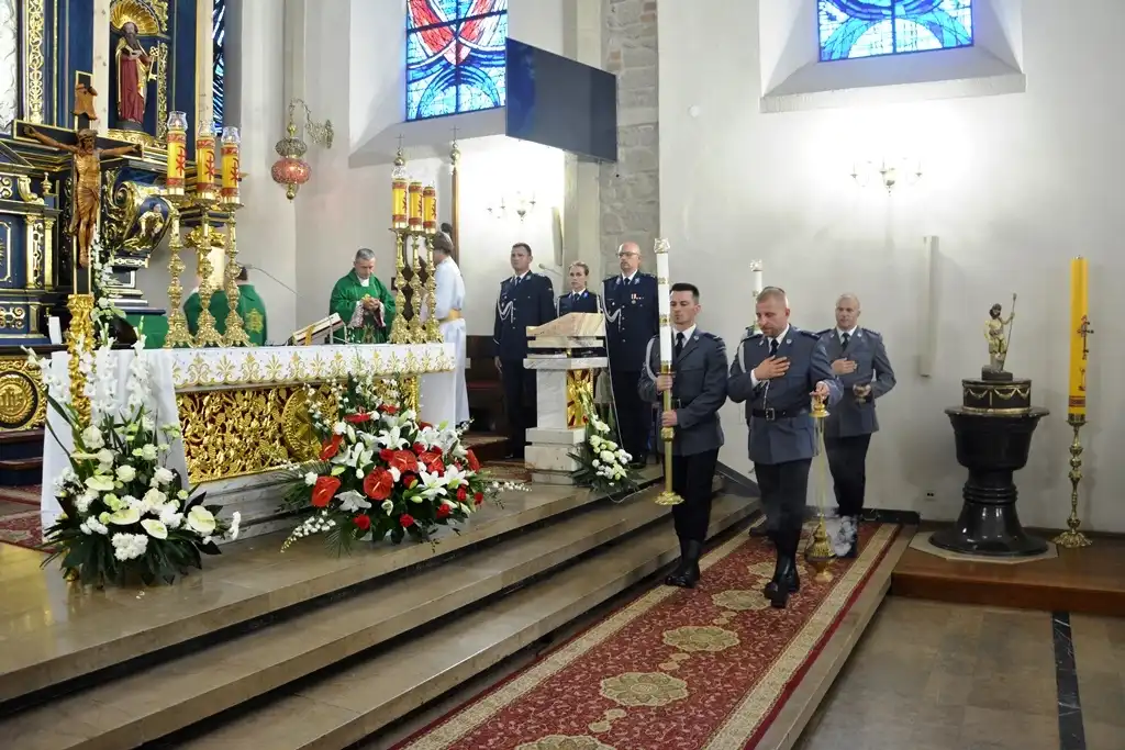 Uroczysta msza święta zainaugurowała sądeckie obchody święta Policji