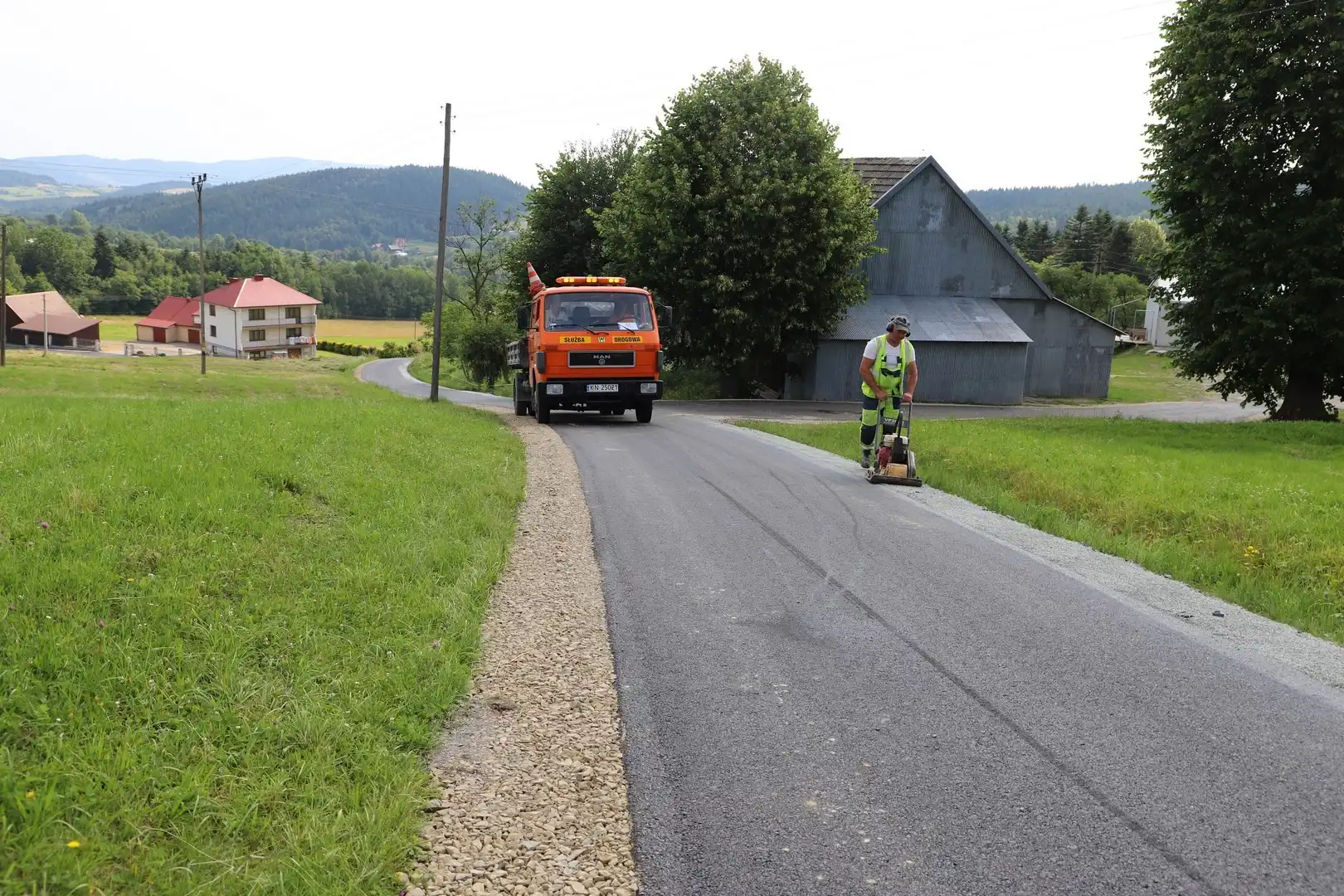 Zakończyły się prace modernizacyjne na kilku odcinkach dróg wewnętrznych na terenie gminy Limanowa