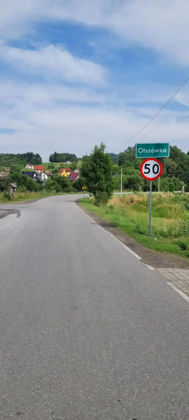 Chodnik w Olszówce coraz bliżej! Podpisano umowę na dokumentację projektową