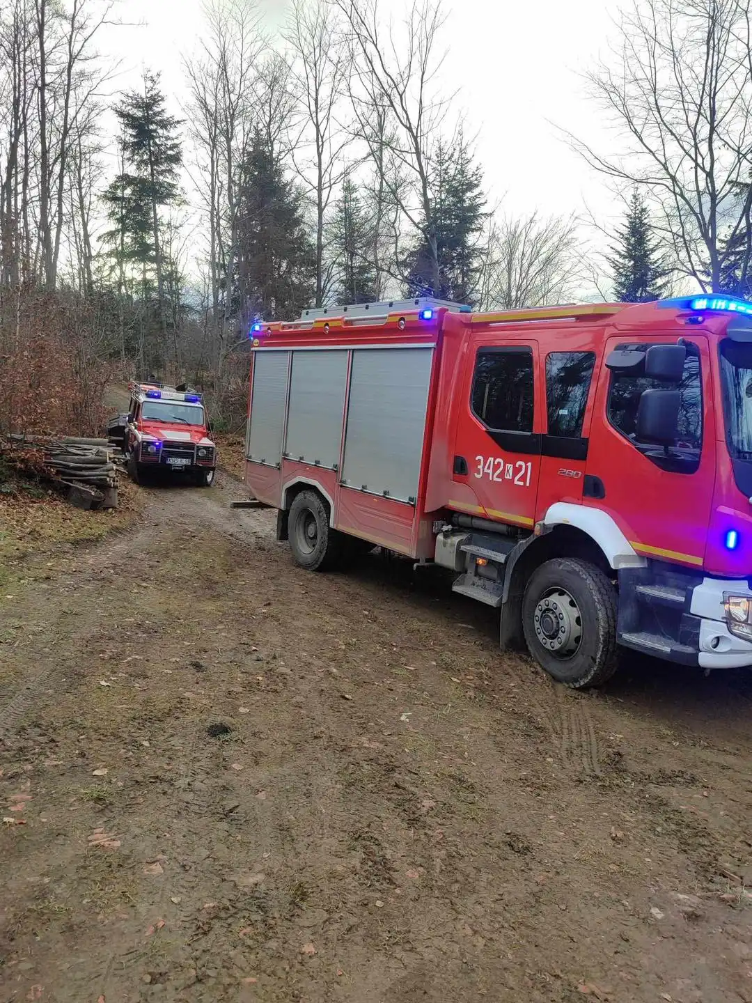 Pożar sadzy w górzystych Maszkowicach. Akcja z udziałem quada i strażaków z trzech jednostek