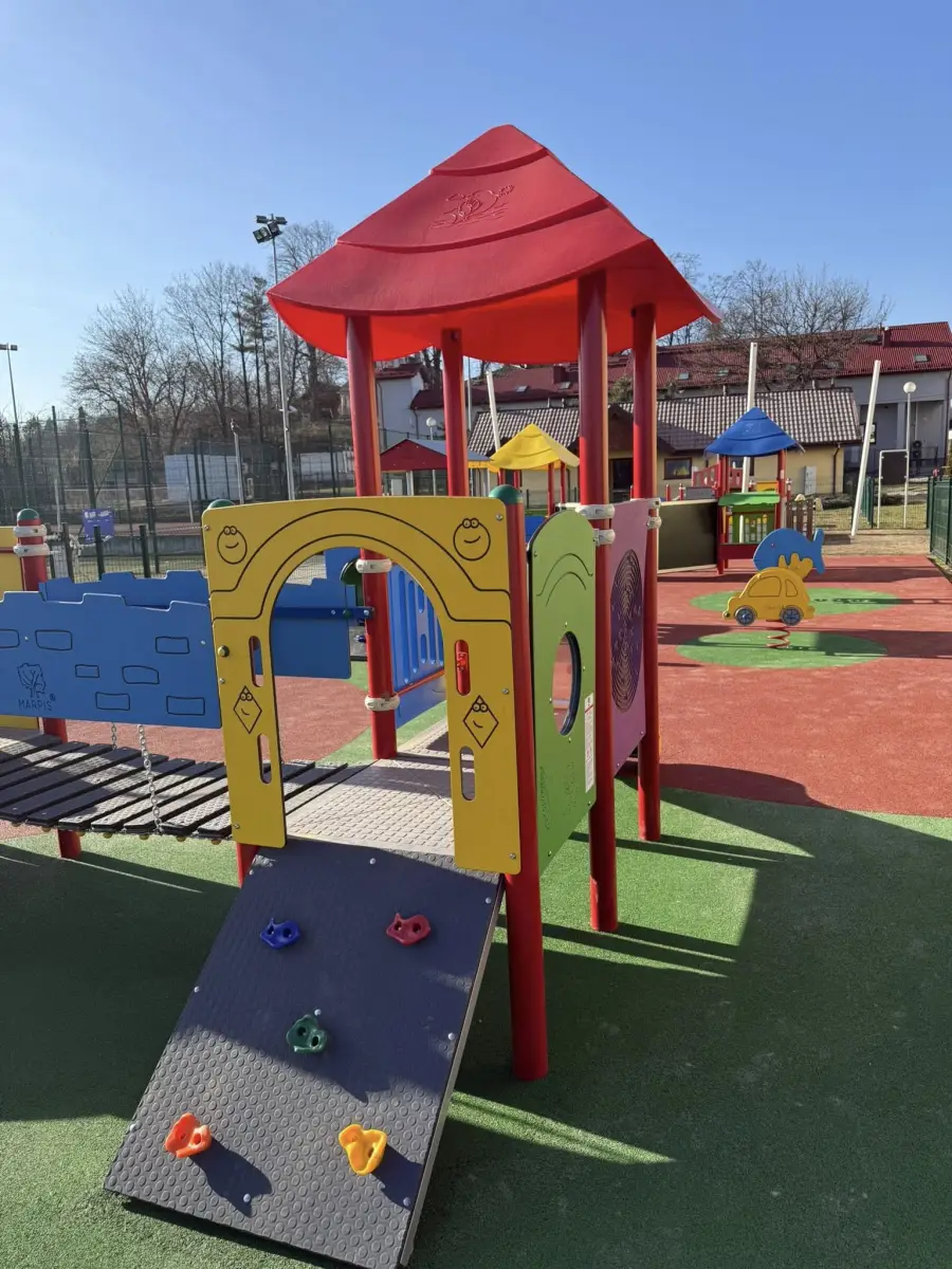 Dzieci zyskały nową przestrzeń. Inwestycja przy żłobku w Brzeznej zakończona