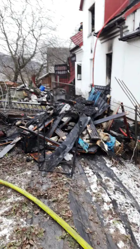 Pożar domu w Chomranicach. Paliło się na poddaszu i parterze