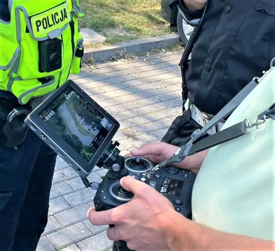 Policyjny dron znów nad Nowym Sączem. Posypały się mandaty za wykroczenia na drogach