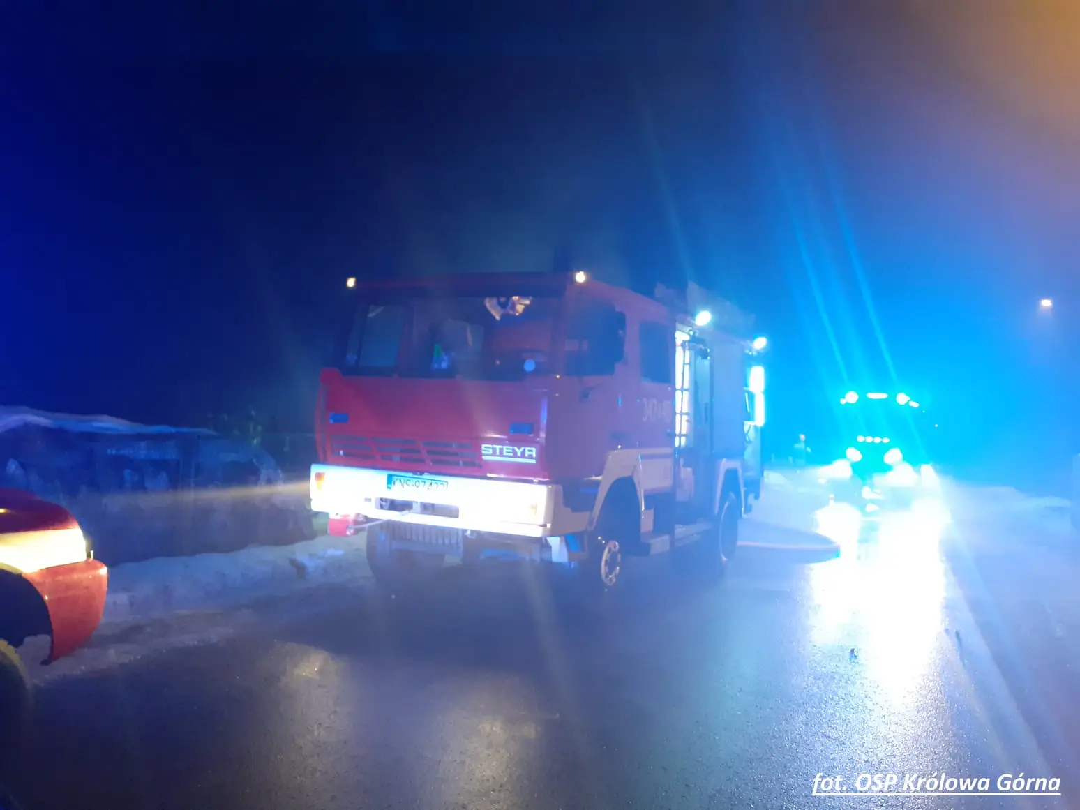 Kamionka Wielka: W pożarze garażu spłonęły dwa auta