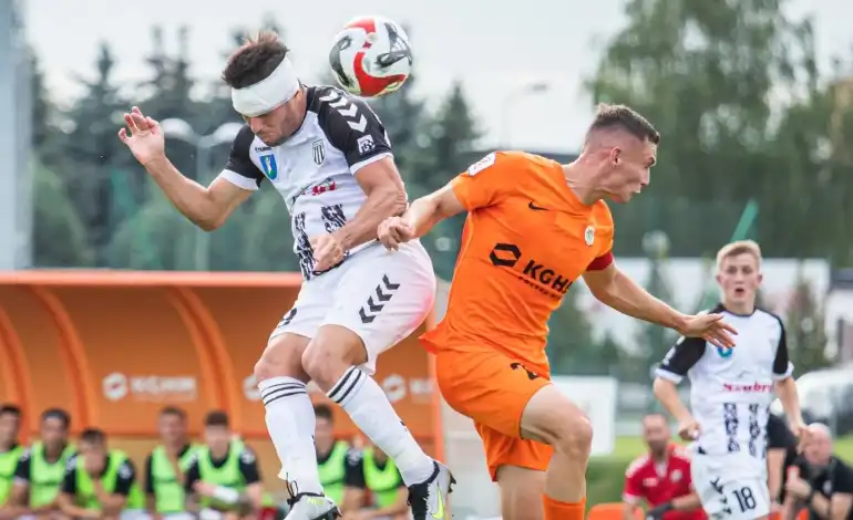 W meczu 4. kolejki II ligi Sandecja zmierzyła się z rezerwami Zagłębia Lubin. Lepsi okazali się rywale