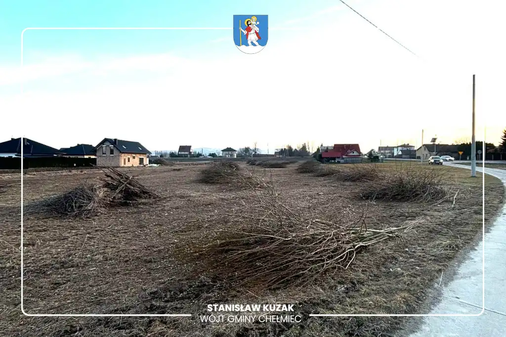 Ziemia przygotowana, plany gotowe. Gmina Chełmiec wkracza w kolejny etap budowy szkoły w Niskowej