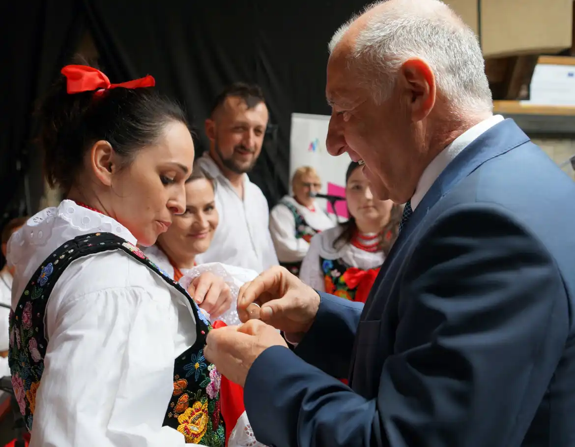 Muzycy Orkiestry Dętej z Łącka uhonorowani przez starostę nowosądeckiego