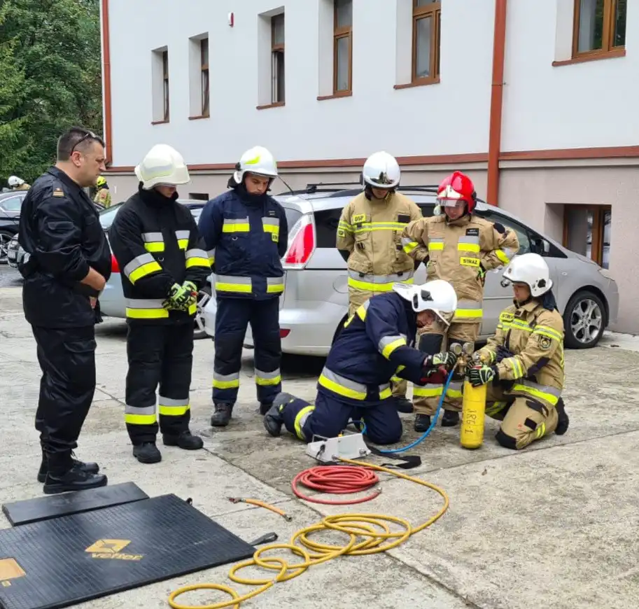 Przyszli strażacy uczestniczyli w zajęciach z ratownictwa technicznego