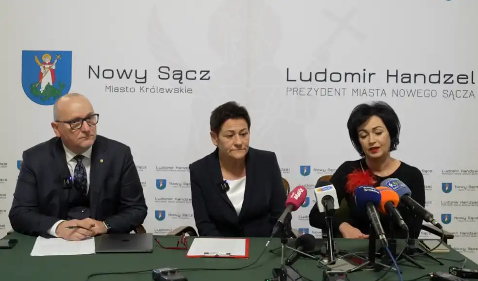 Nowy Sącz: Miasto działa, mimo burzy politycznej. Władze proszą o spokój