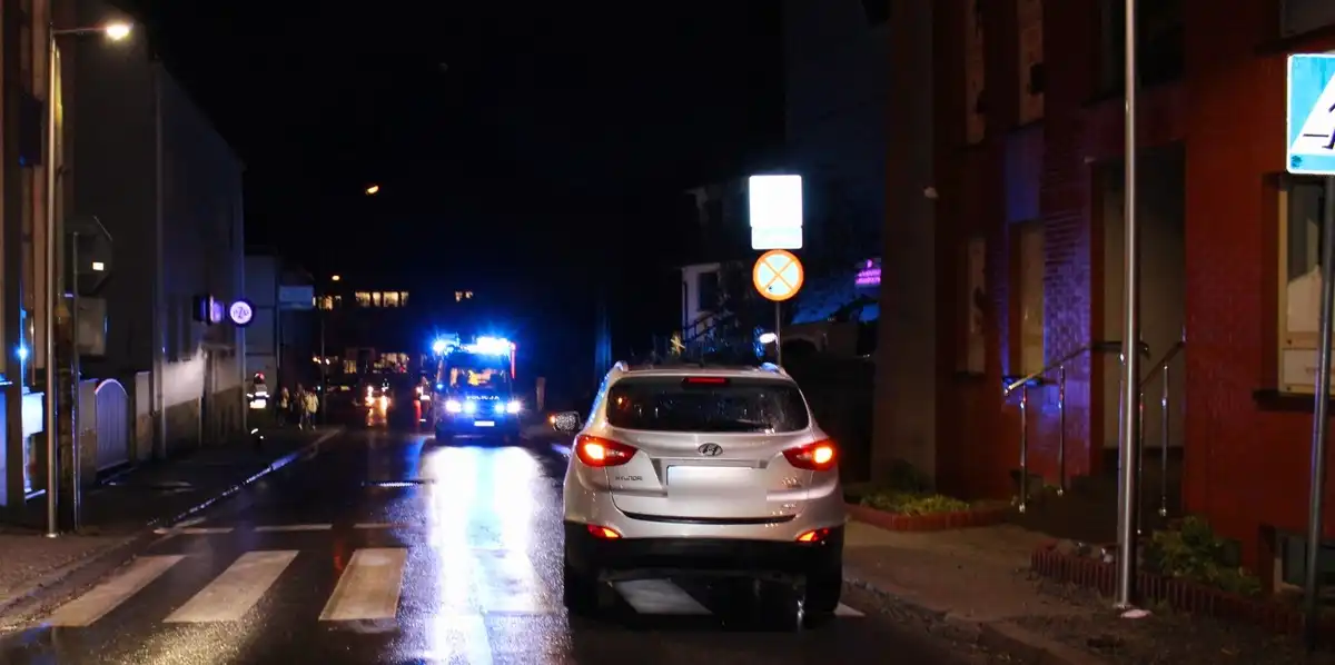 Limanowa: Wypadek na przejściu dla pieszych. Osobówka potrąciła starszą kobietę