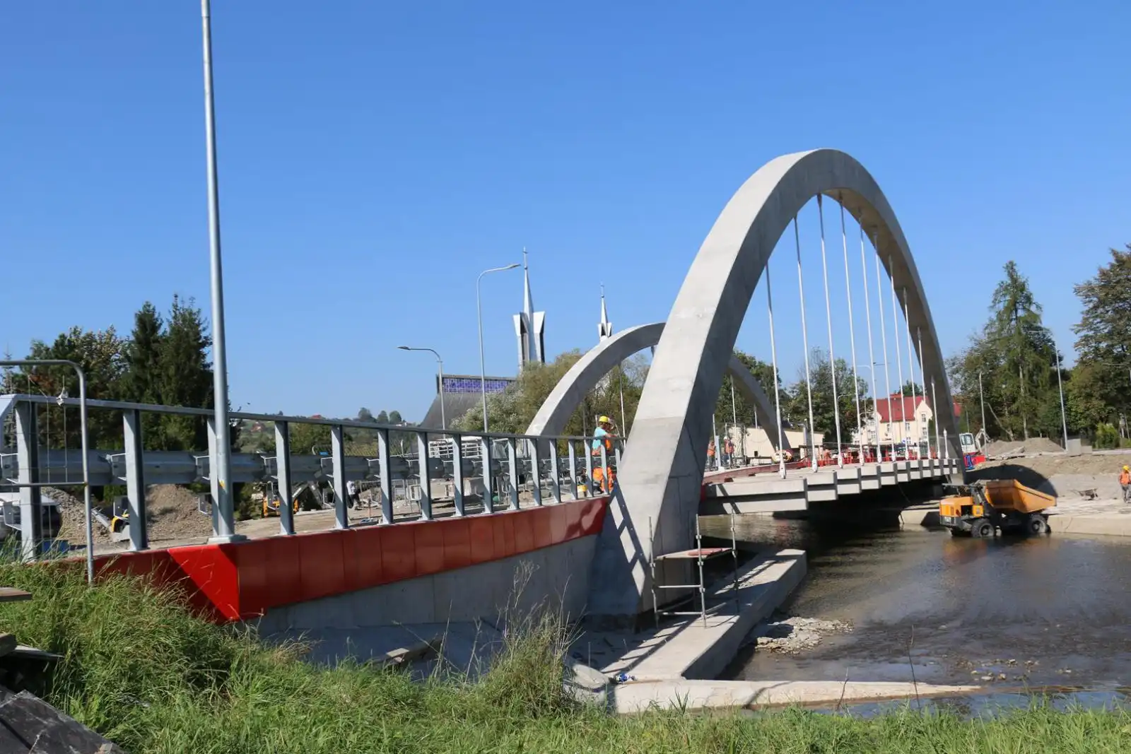 Limanowa: Budowa mostu w ciągu ulicy Lipowej postępuje