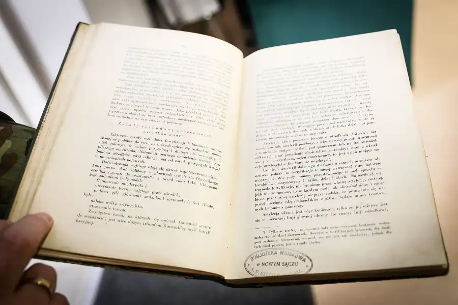 Sądecki Garnizon i nieoczekiwany powrót książki. Historie z 1937 roku