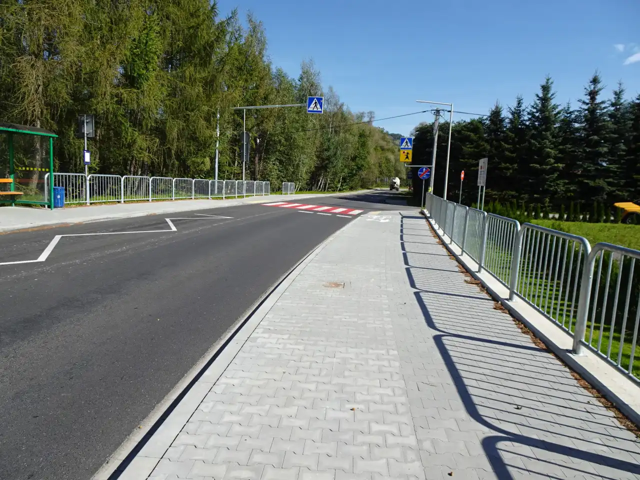 Nowa infrastruktura w Piekiełku. Bezpieczniej i wygodniej na drodze powiatowej