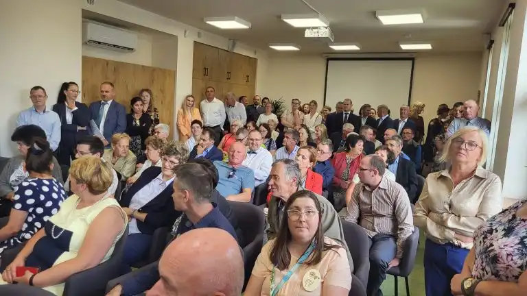 Nowy budynek Urzędu Gminy Łukowica i Zakładu Aktywności Zawodowej „Promyk” uroczyście otwarty
