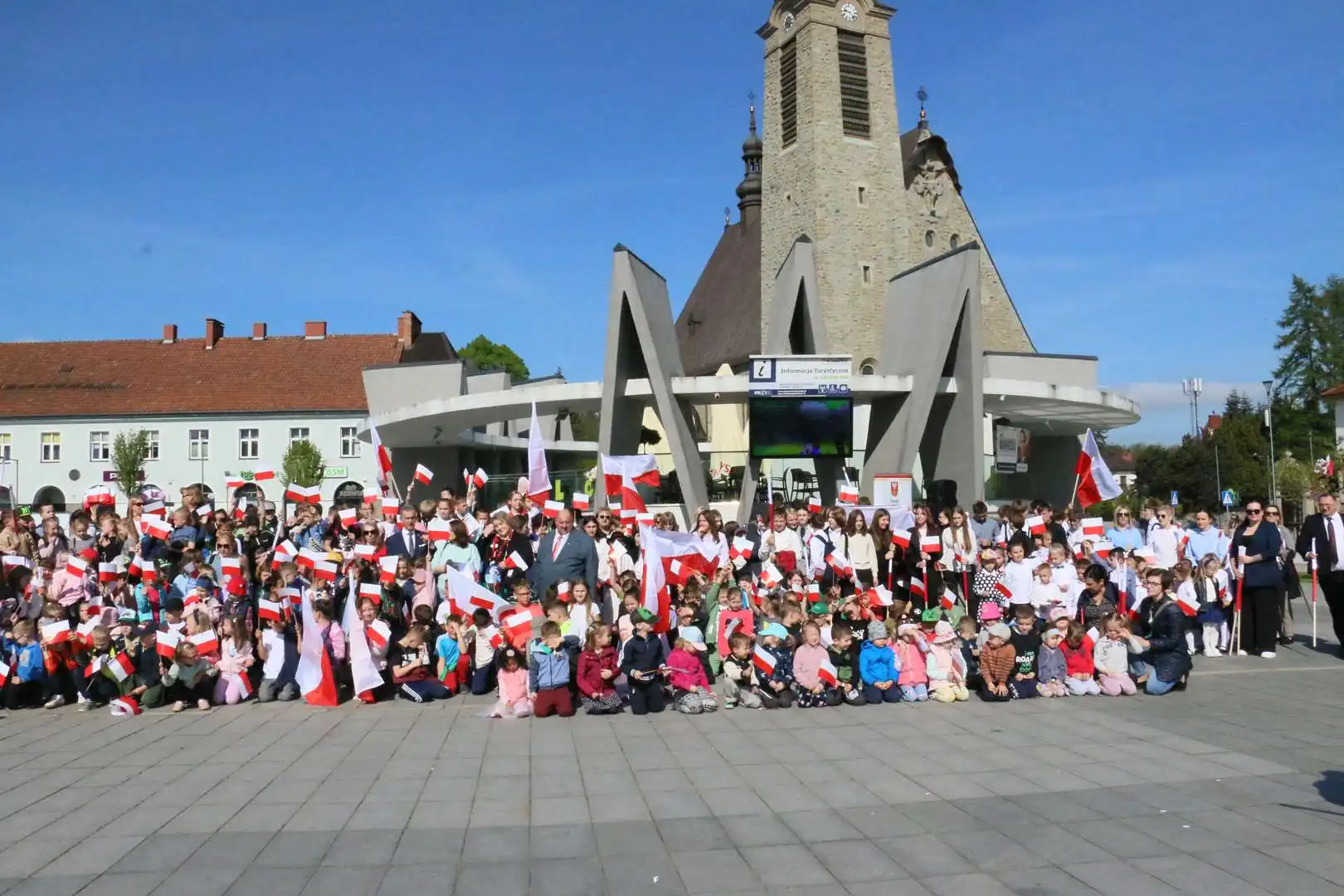 Patriotyczne świętowanie na limanowskim rynku z okazji 234. rocznicy Konstytucji 3 Maja