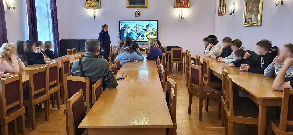 Prawo nieletnich w praktyce. Spotkanie w nowosądeckiej szkole