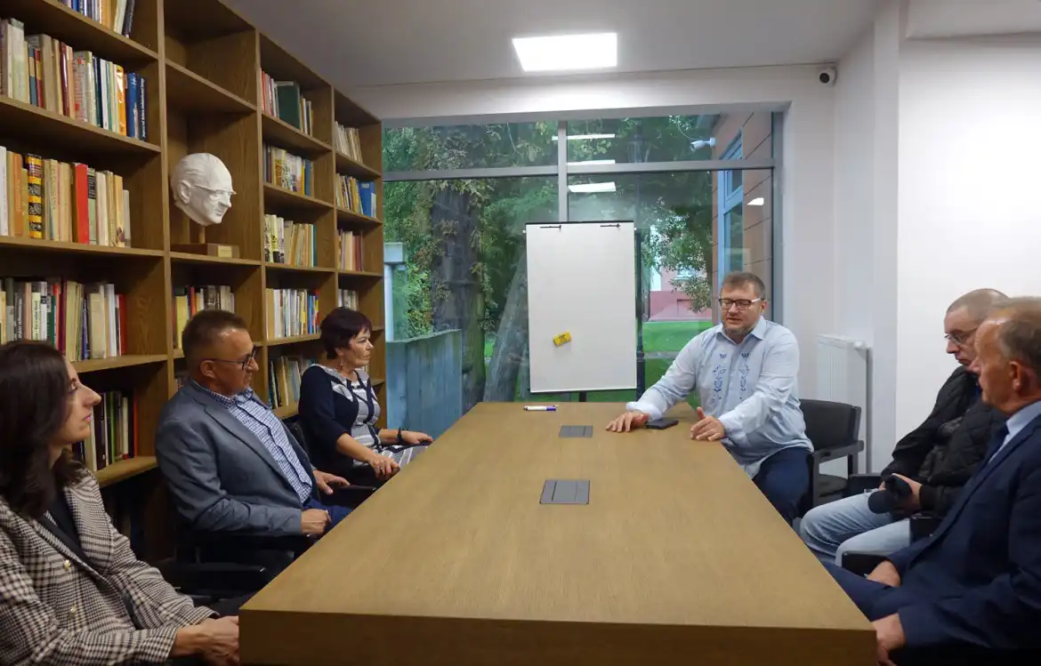 Przedstawiciele władz Powiatu Nowosądeckiego i Zespół Regionalny „Janczowioki” gościli na powiatowo-gminnych dożynkach w Strzepczu
