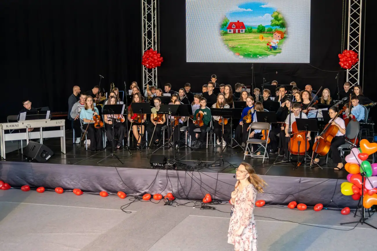 Muzyczna energia w Korzennej. Koncert szkoły muzycznej przyciągnął tłumy