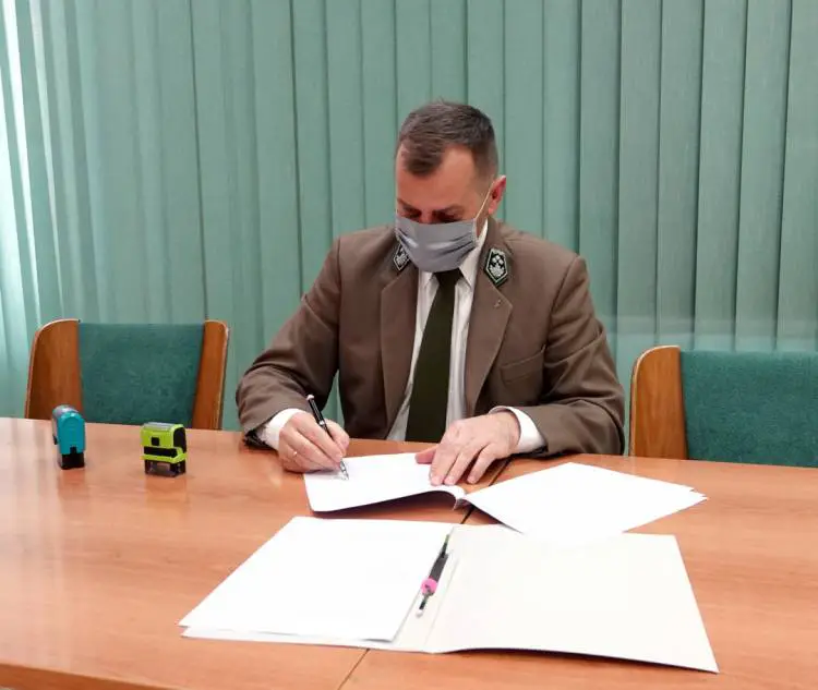 W Starostwie podpisano porozumienia z leśnikami