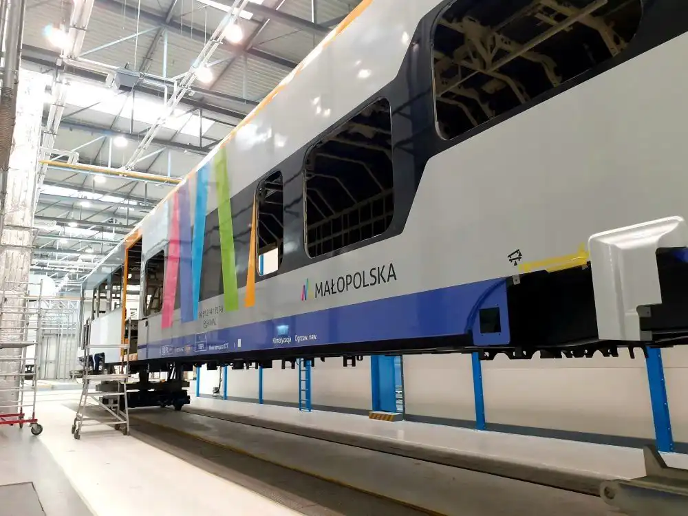 Na przełomie 2021 i 2022 roku kolejne impulsy sądeckiego Newagu trafią na małopolskie tory