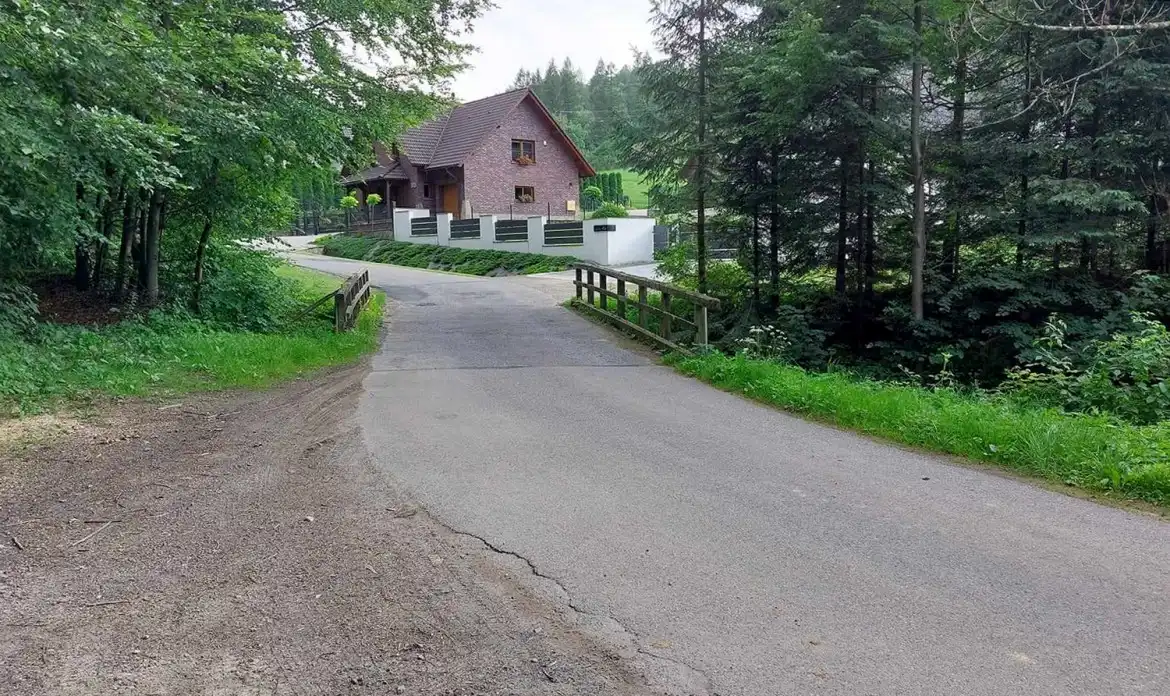 Trwają wielomilionowe remonty dróg i budowa mostów na terenie Powiatu Nowosądeckiego