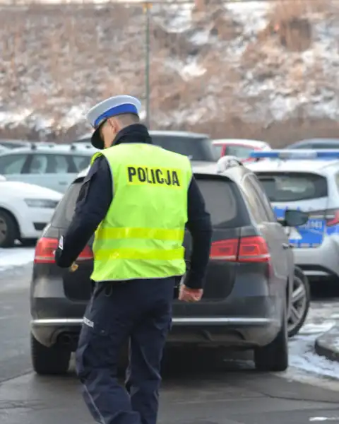 Przed nami okres świąteczny. Będzie więcej patroli na drogach