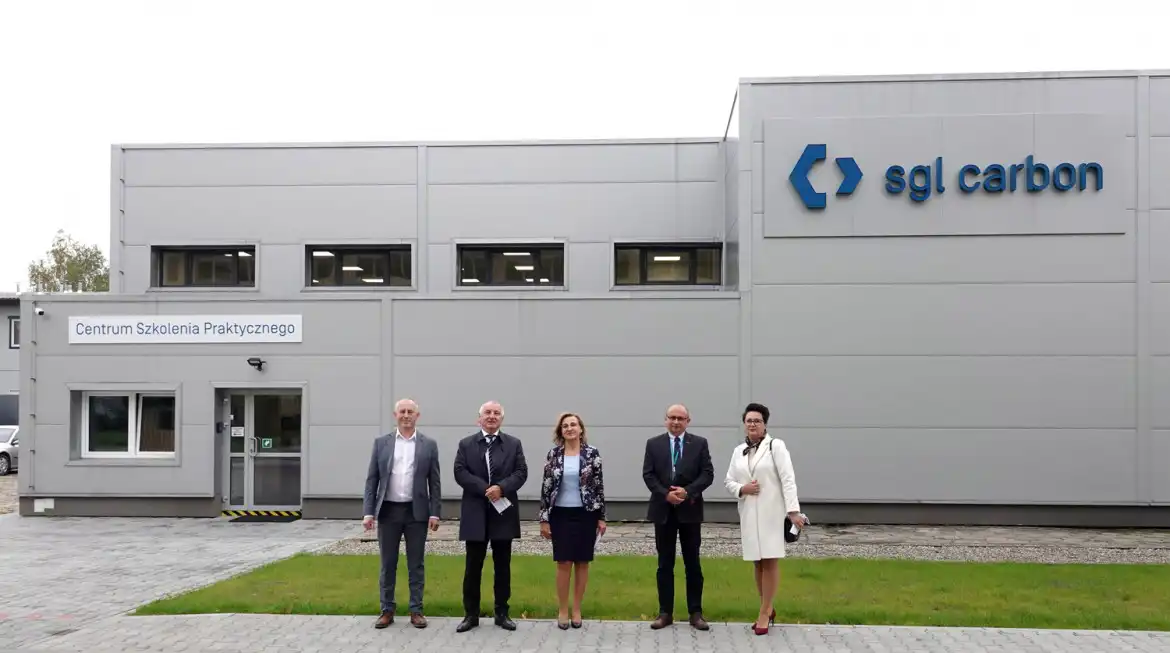 Uczniowie ZS w Starym Sączu uczą się zawodu w międzynarodowej firmie