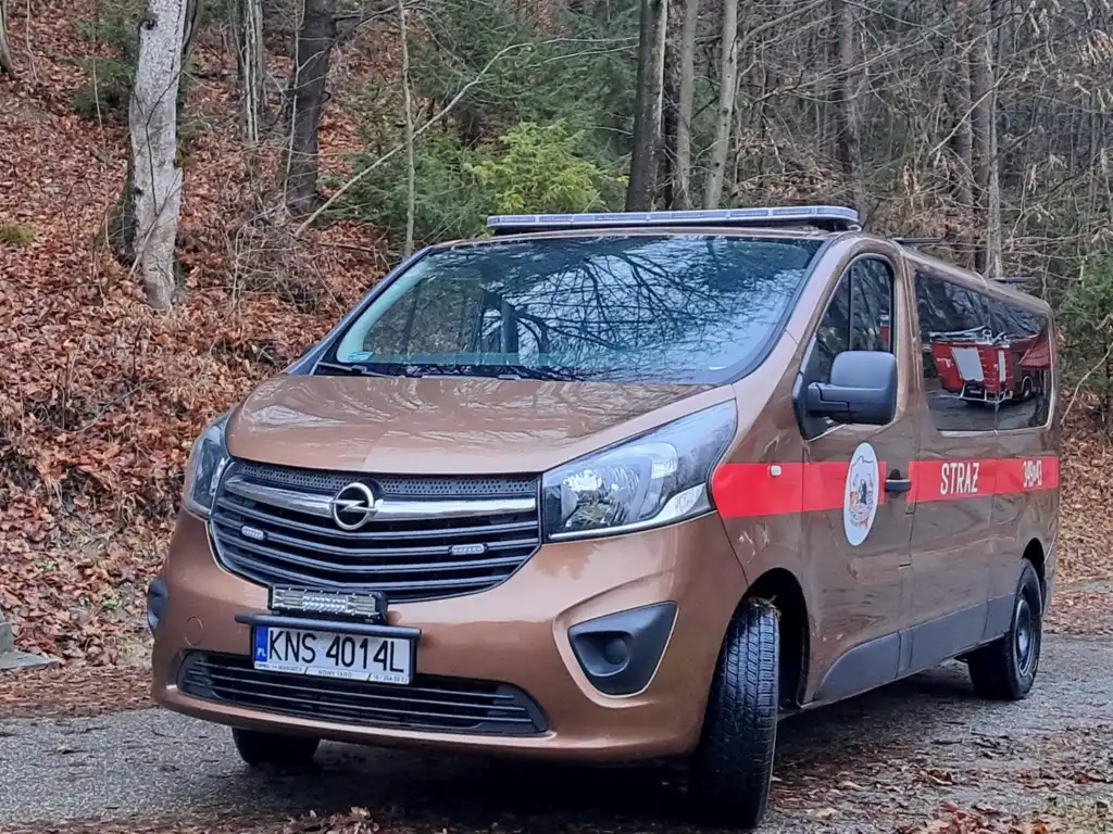 OSP Łącko z nowym samochodem. Nowoczesny S-Bus na służbie społeczności