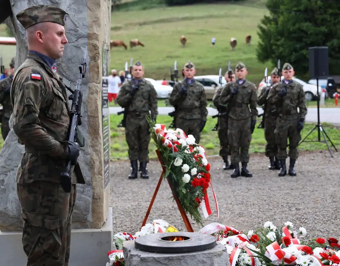 Pamięć o bohaterach żywa: wzruszające uroczystości w Wojnarowej