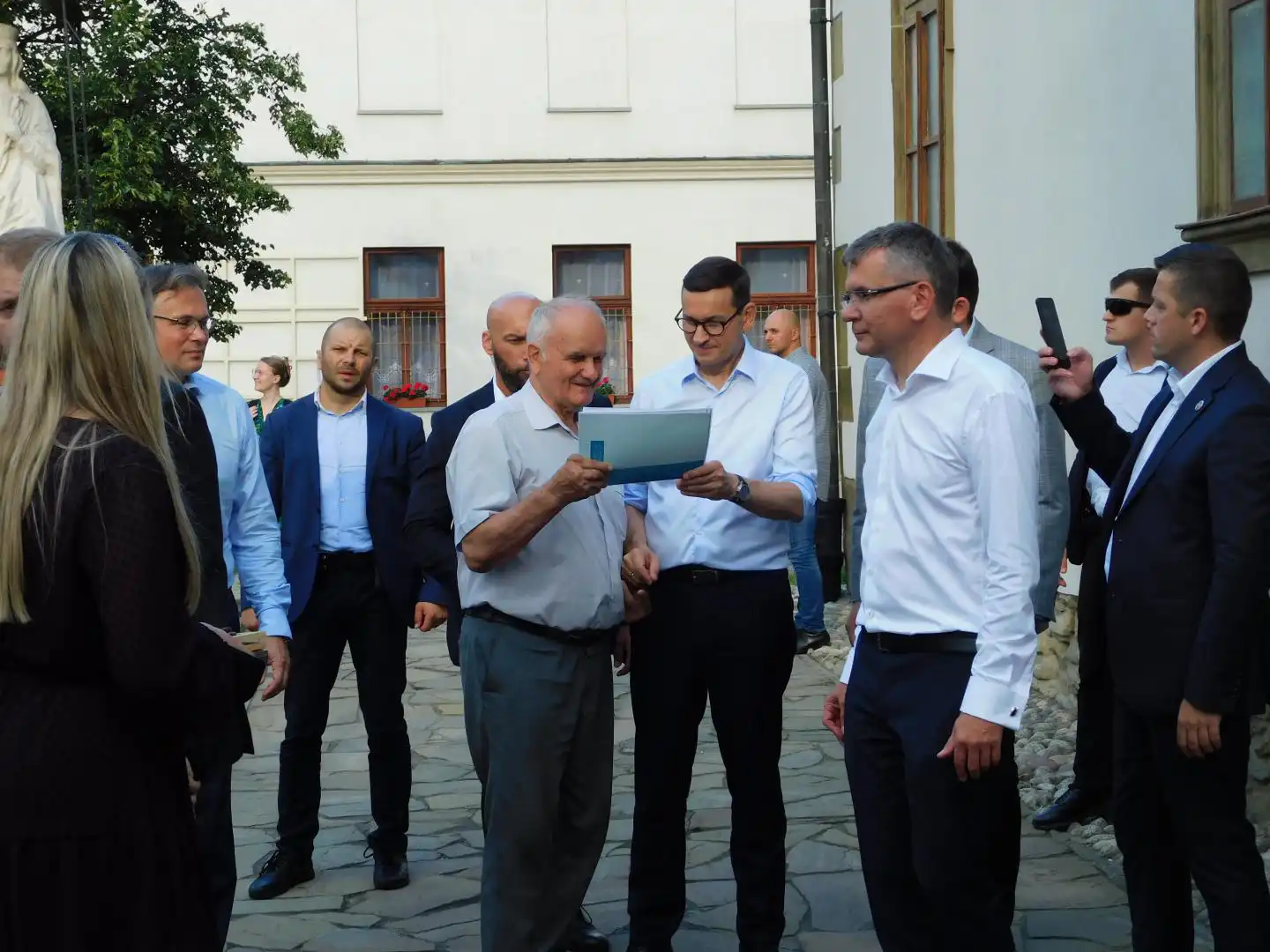 Premier Mateusz Morawiecki z wizytą w Starym Sączu [FILM]