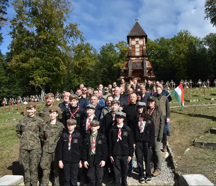W Łużnej zabrzmiały dwa hymny i jedno przesłanie - pamiętamy razem