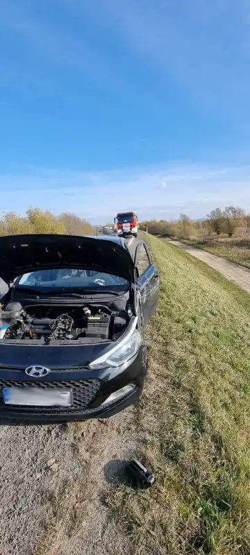Wypadek w Podegrodziu. Osobówka zderzyła się z autobusem. Sześcioro dzieci zostało poszkodowanych