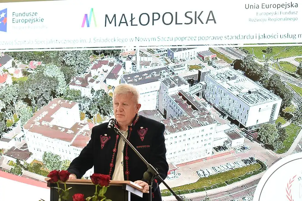 Nowy pawilon i zmodernizowane oddziały sądeckiego Szpitala Specjalistycznego uroczyście otwarte