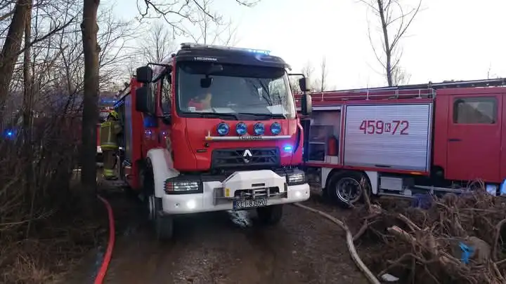 Pożar w Owieczce. Spłonął budynek gospodarczy