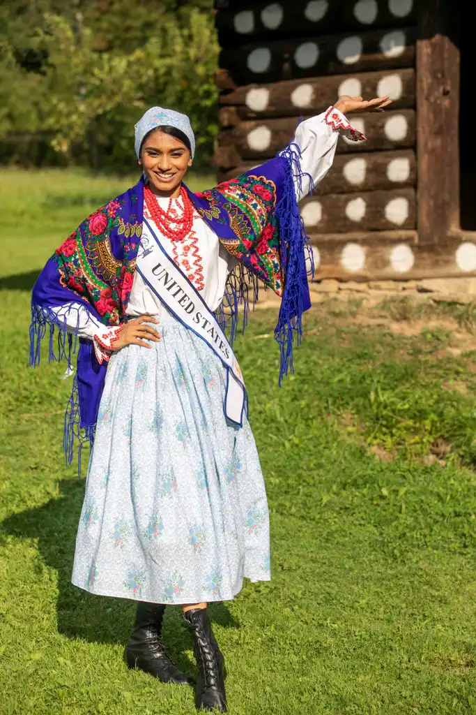 Kandydaci Miss Supranational 2021 w Sądeckim Parku Etnograficznym