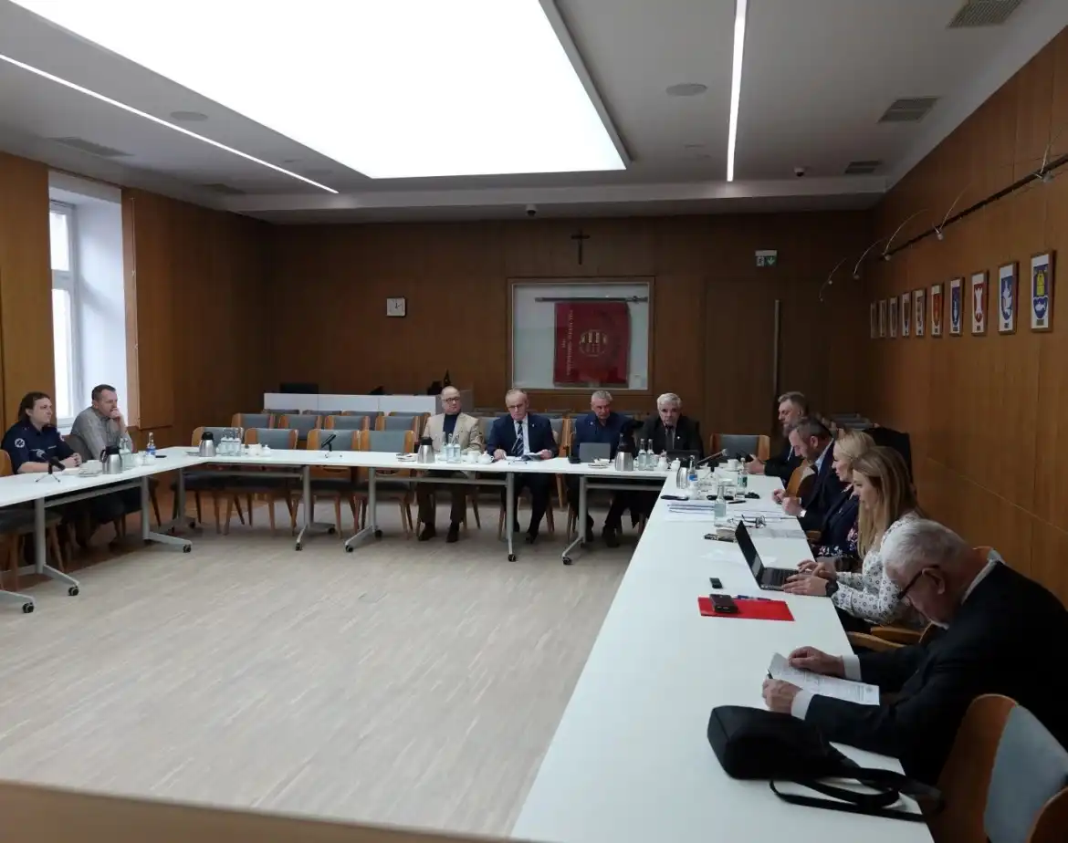 Trudna służba, ważne decyzje. Posiedzenie Rady Społecznej Sądeckiego Pogotowia