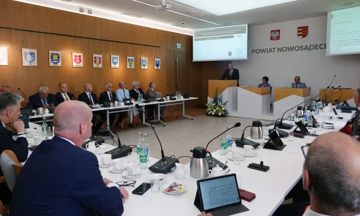 Zarząd Powiatu Nowosądeckiego z absolutorium i ambitnymi planami na przyszłość