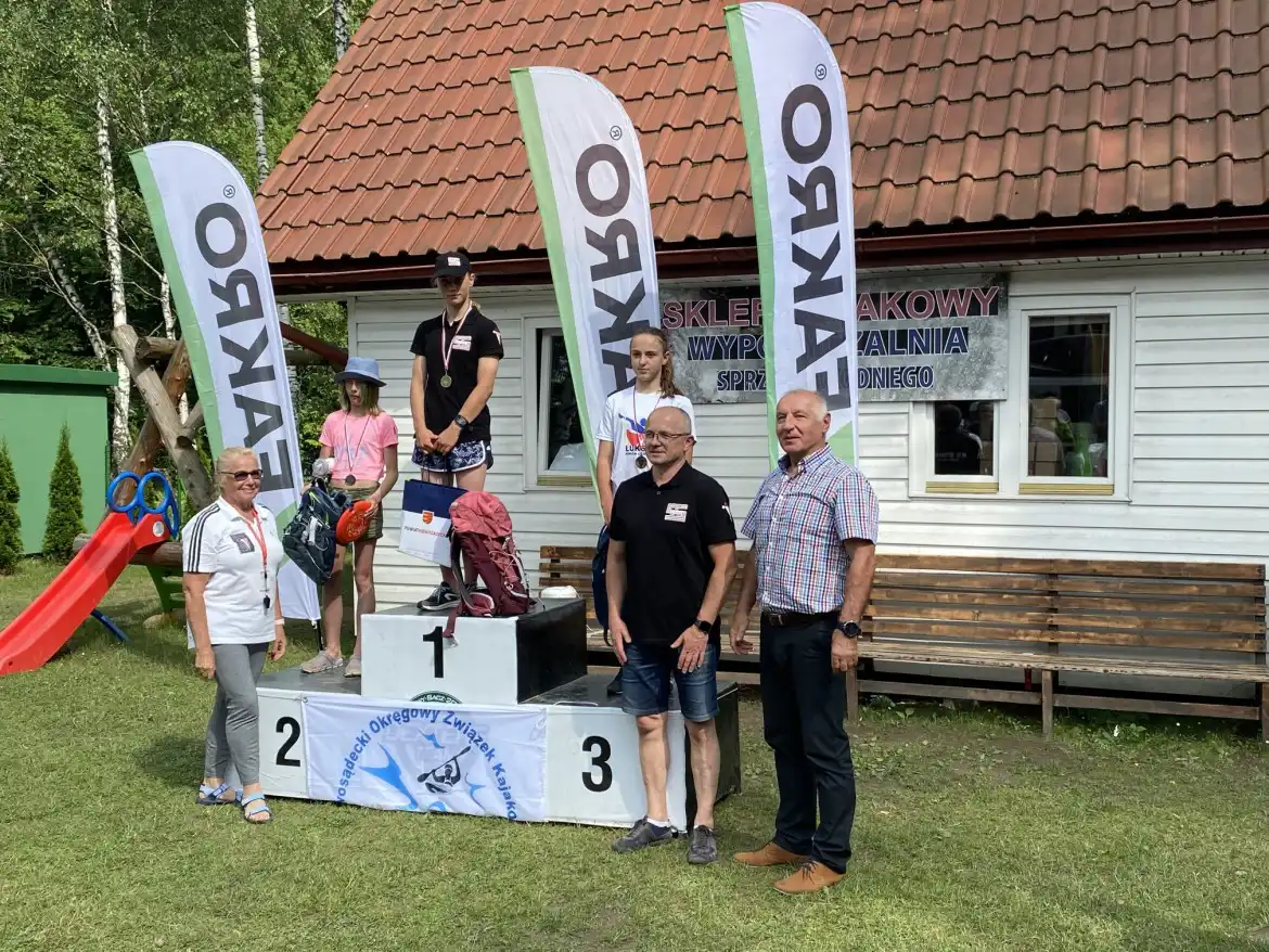 Starosta nowosądecki nagrodził młodych kajakarzy
