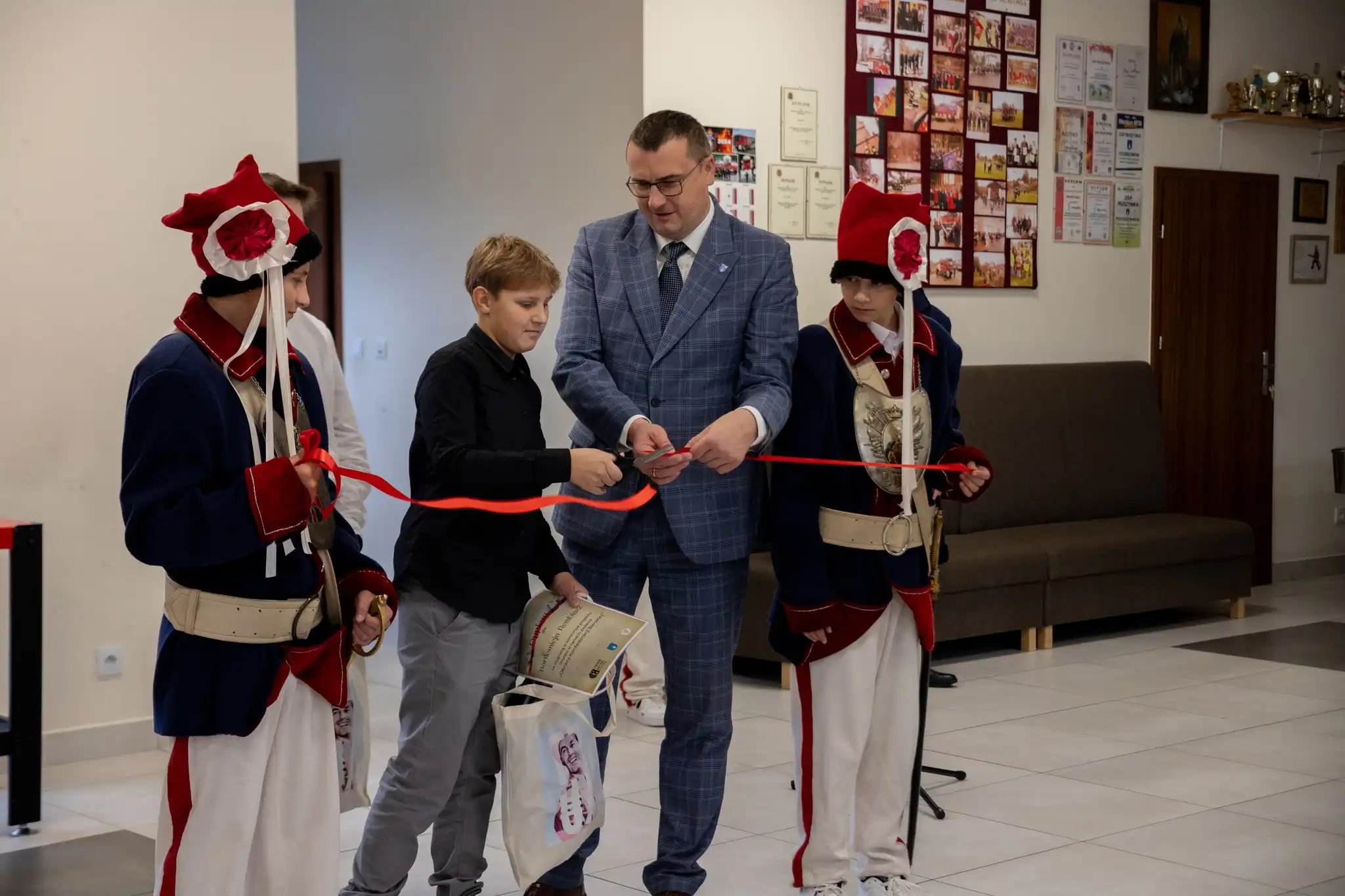 Konfederacja Barska na muralach. Szkoły w Muszynce i Tyliczu z nowymi dziełami