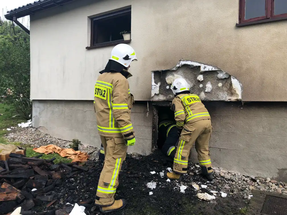Tragiczny pożar domu w Ptaszkowej. Nie żyje 87-letnia kobieta