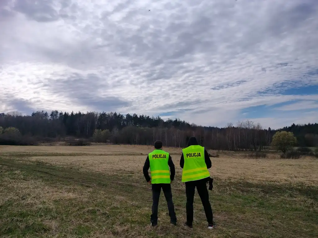 Gorliccy policjanci przy pomocy drona zapobiegają podpaleniom
