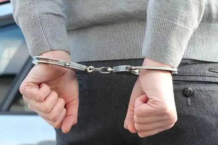 Policjanci jechali na szkolenie, a po drodze złapali poszukiwanego